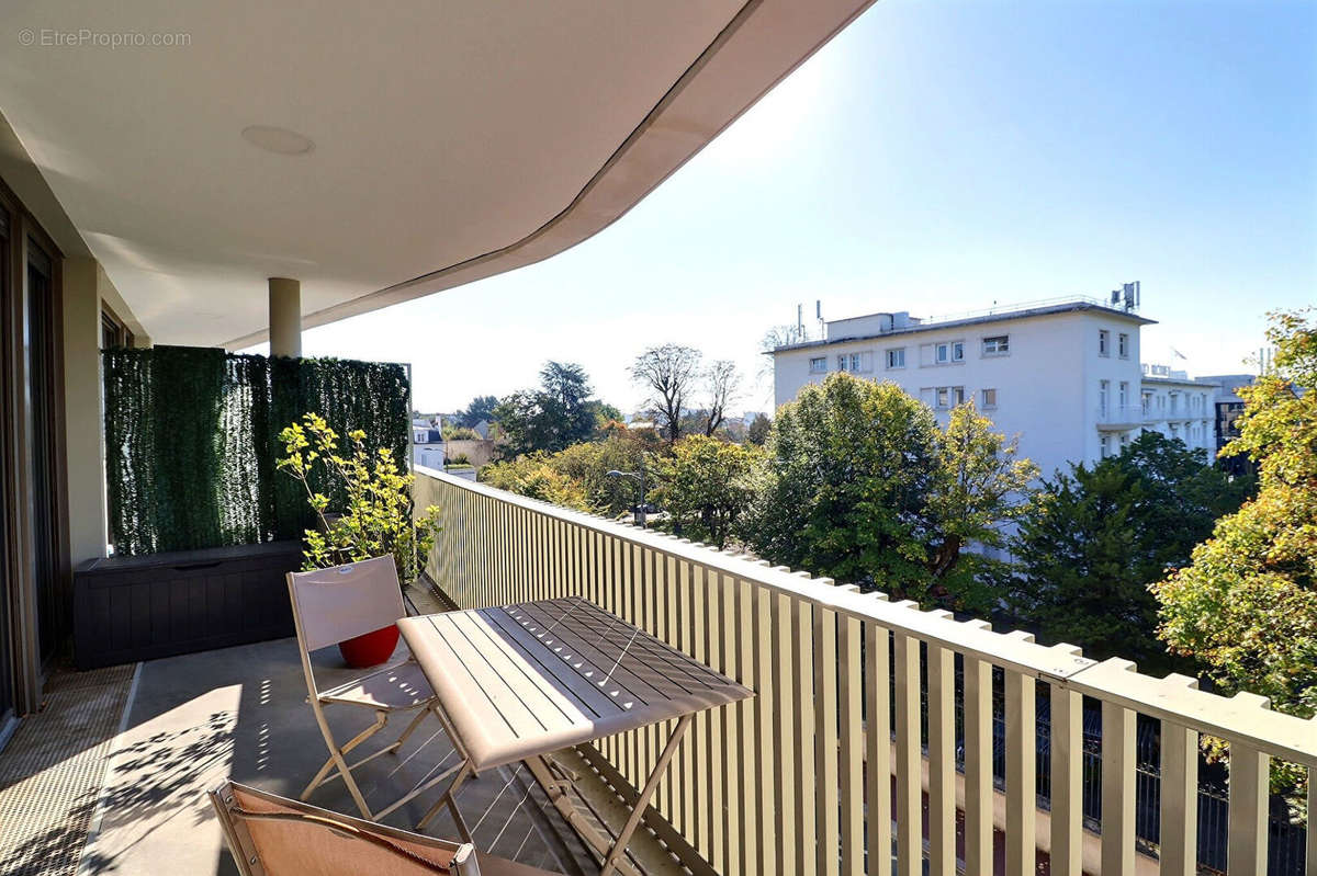 Appartement à ENGHIEN-LES-BAINS