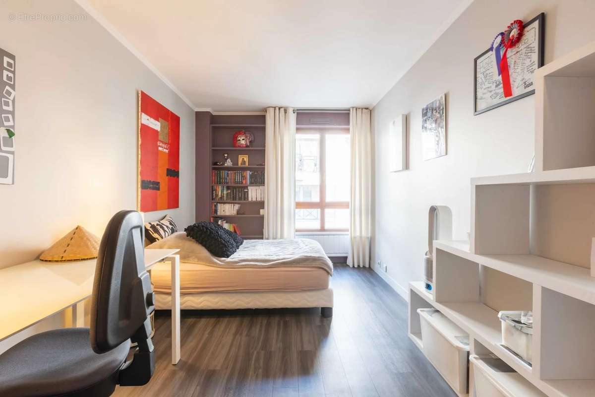 Appartement à LEVALLOIS-PERRET