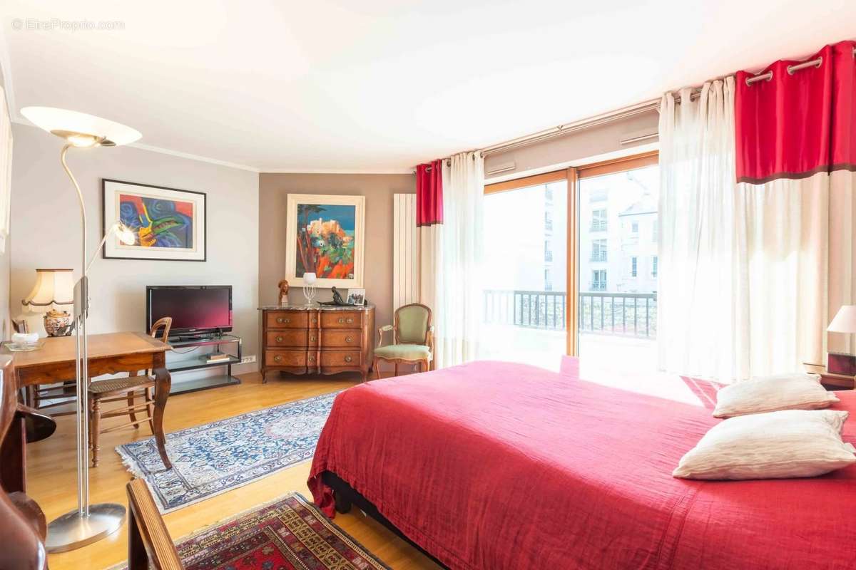 Appartement à LEVALLOIS-PERRET