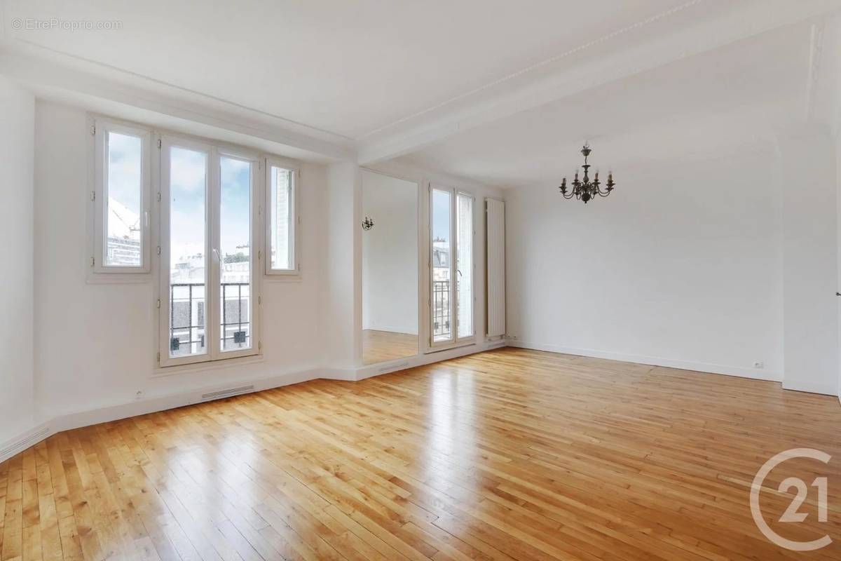 Appartement à PARIS-15E