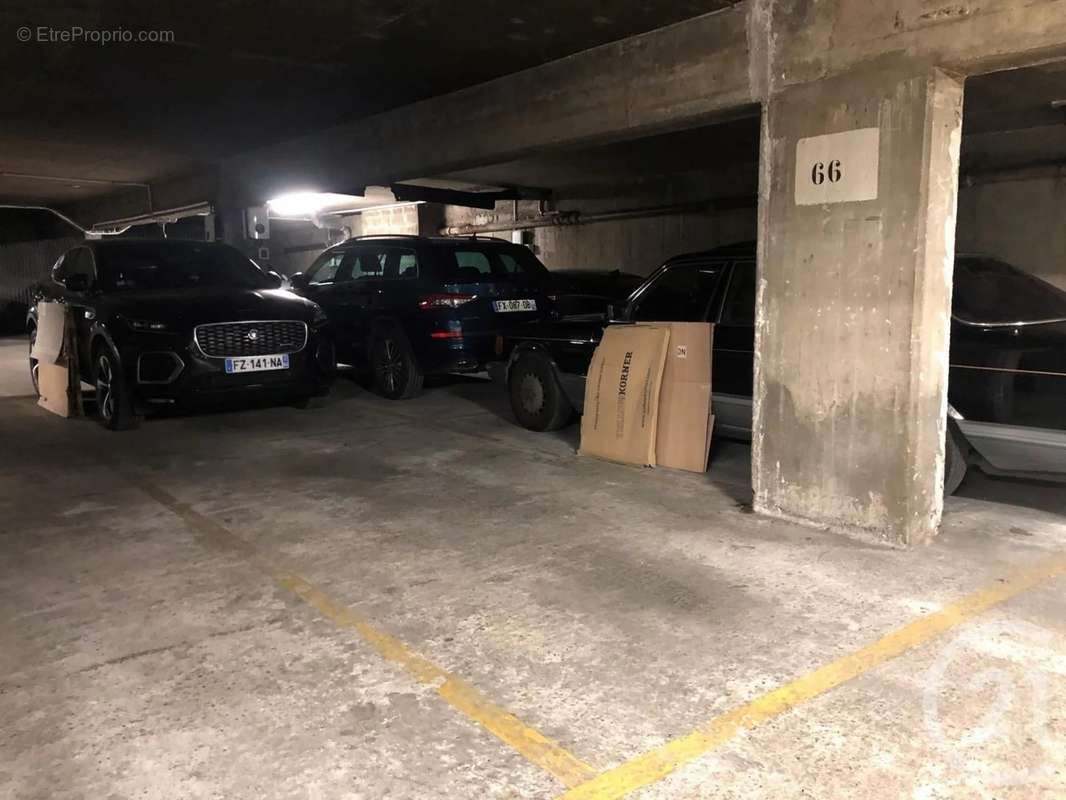 Parking à PARIS-15E