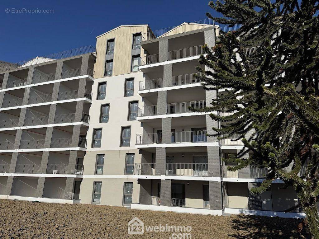 Appartement T3 au 4ème étage de 67 m² à 300m de la gare de Cholet - Appartement à CHOLET