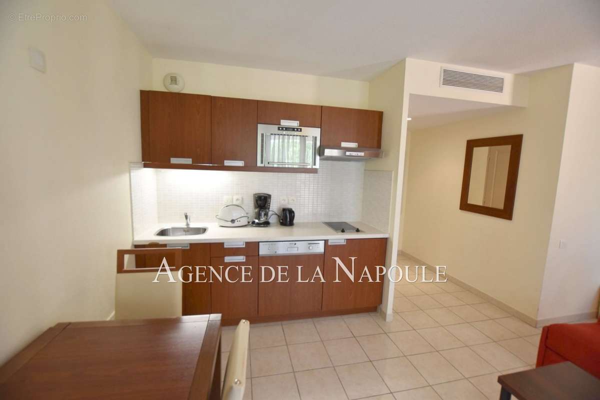 Appartement à MANDELIEU-LA-NAPOULE