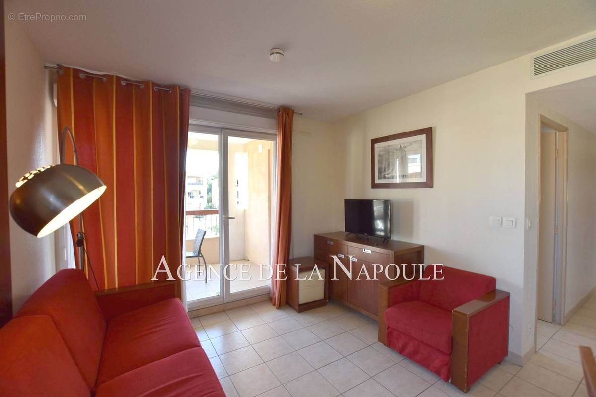 Appartement à MANDELIEU-LA-NAPOULE