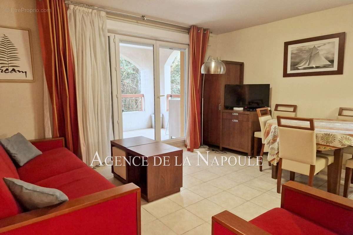 Appartement à MANDELIEU-LA-NAPOULE