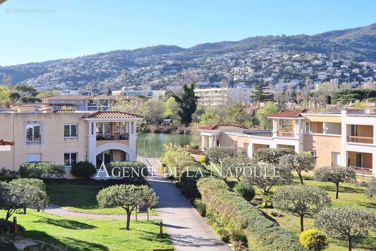 Appartement à MANDELIEU-LA-NAPOULE