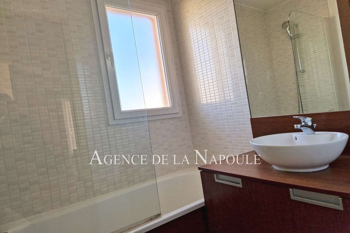 Appartement à MANDELIEU-LA-NAPOULE