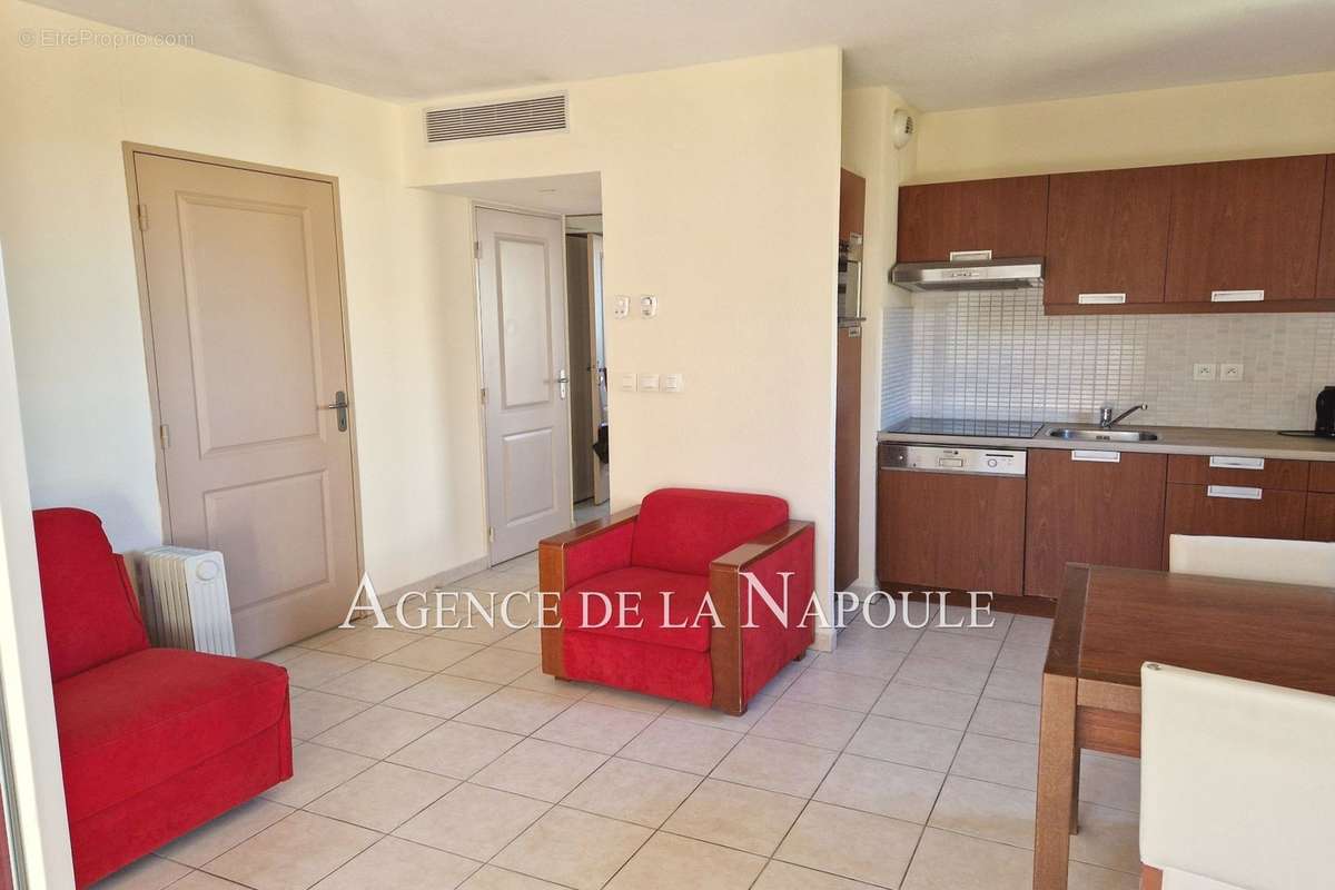 Appartement à MANDELIEU-LA-NAPOULE