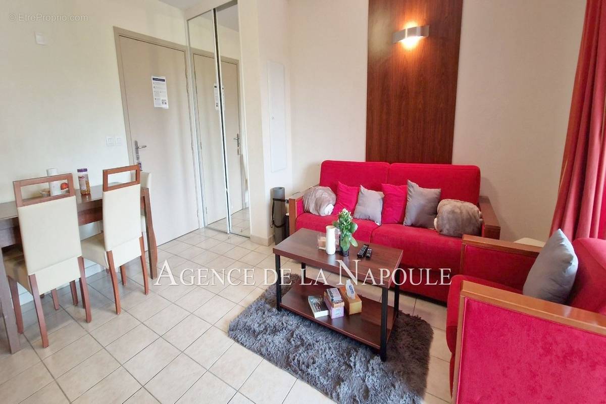 Appartement à MANDELIEU-LA-NAPOULE