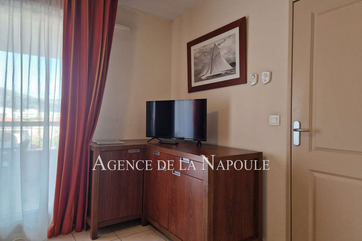 Appartement à MANDELIEU-LA-NAPOULE