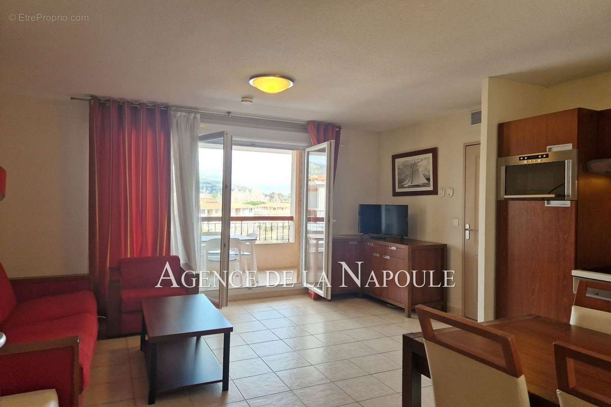 Appartement à MANDELIEU-LA-NAPOULE