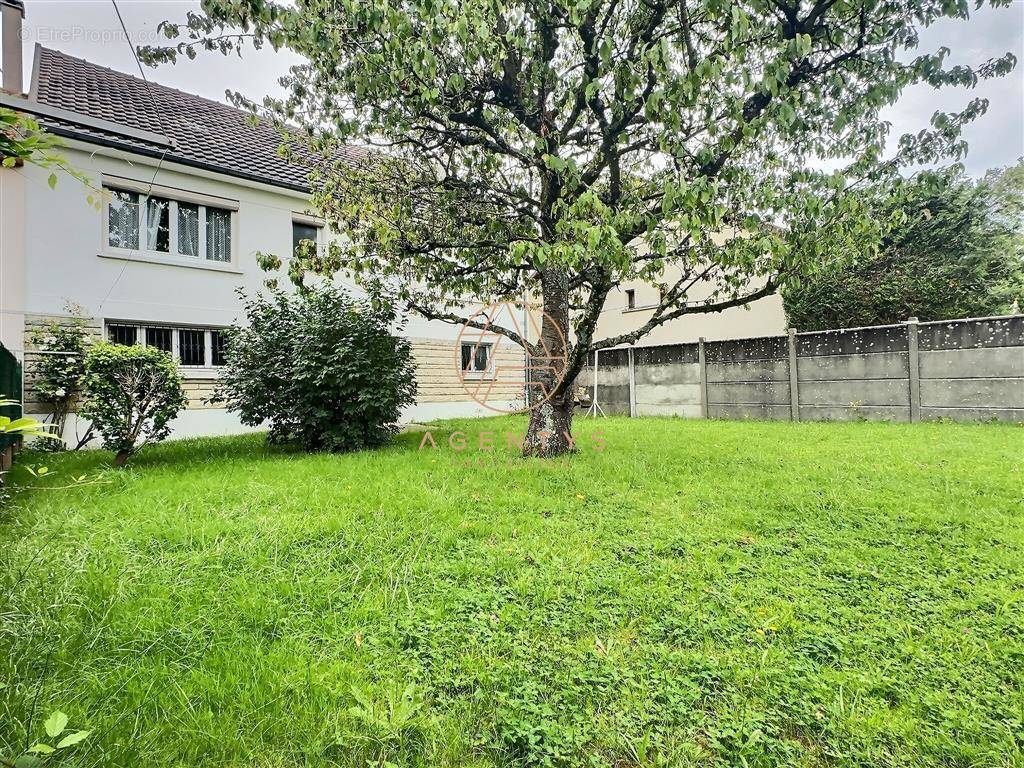 Maison à CHAMPIGNY-SUR-MARNE