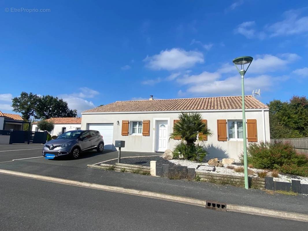 Maison à SAINT-JULIEN-DES-LANDES