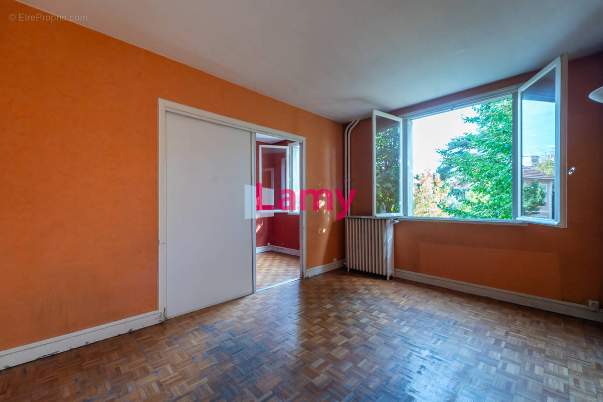 Appartement à LE PERREUX-SUR-MARNE