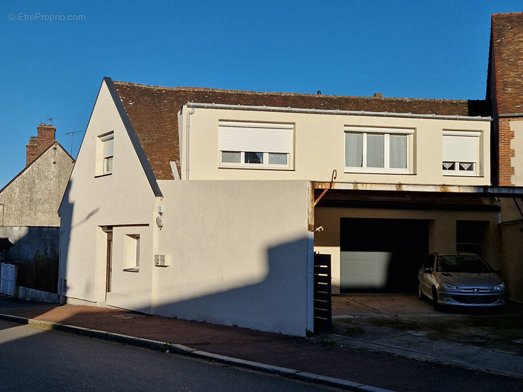 Maison à LA LOUPE