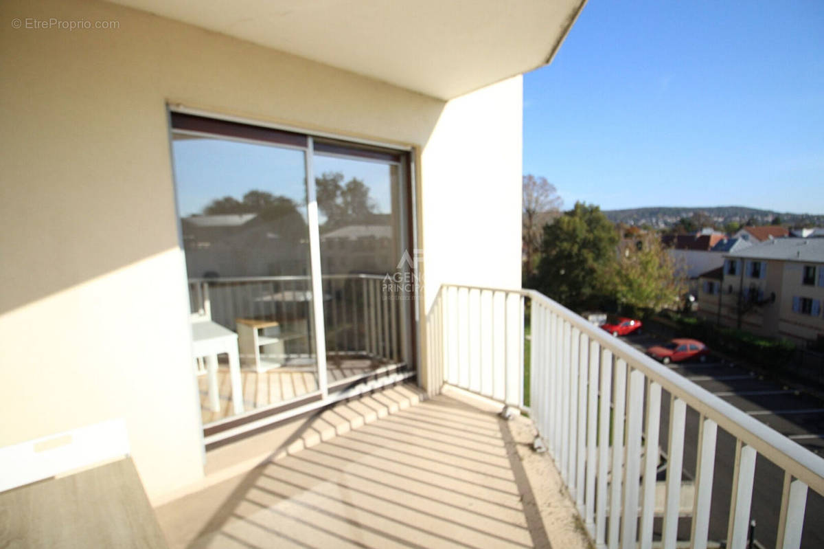 Appartement à VERNEUIL-SUR-SEINE