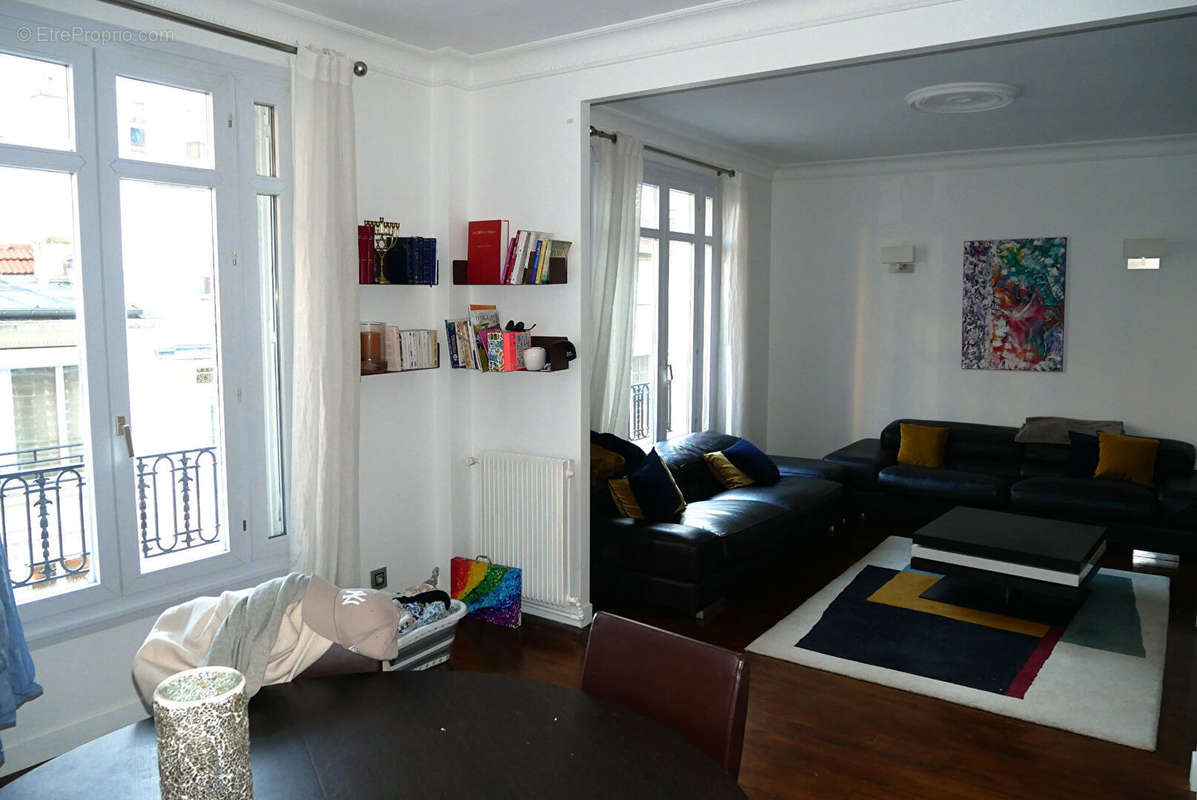 Appartement à PARIS-16E