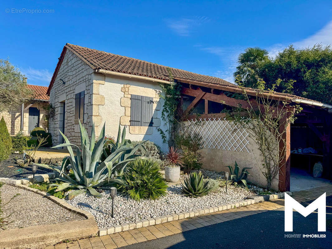 Maison à MENSIGNAC