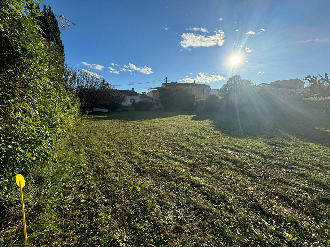 Terrain à SAINT-LAURENT-D&#039;AIGOUZE