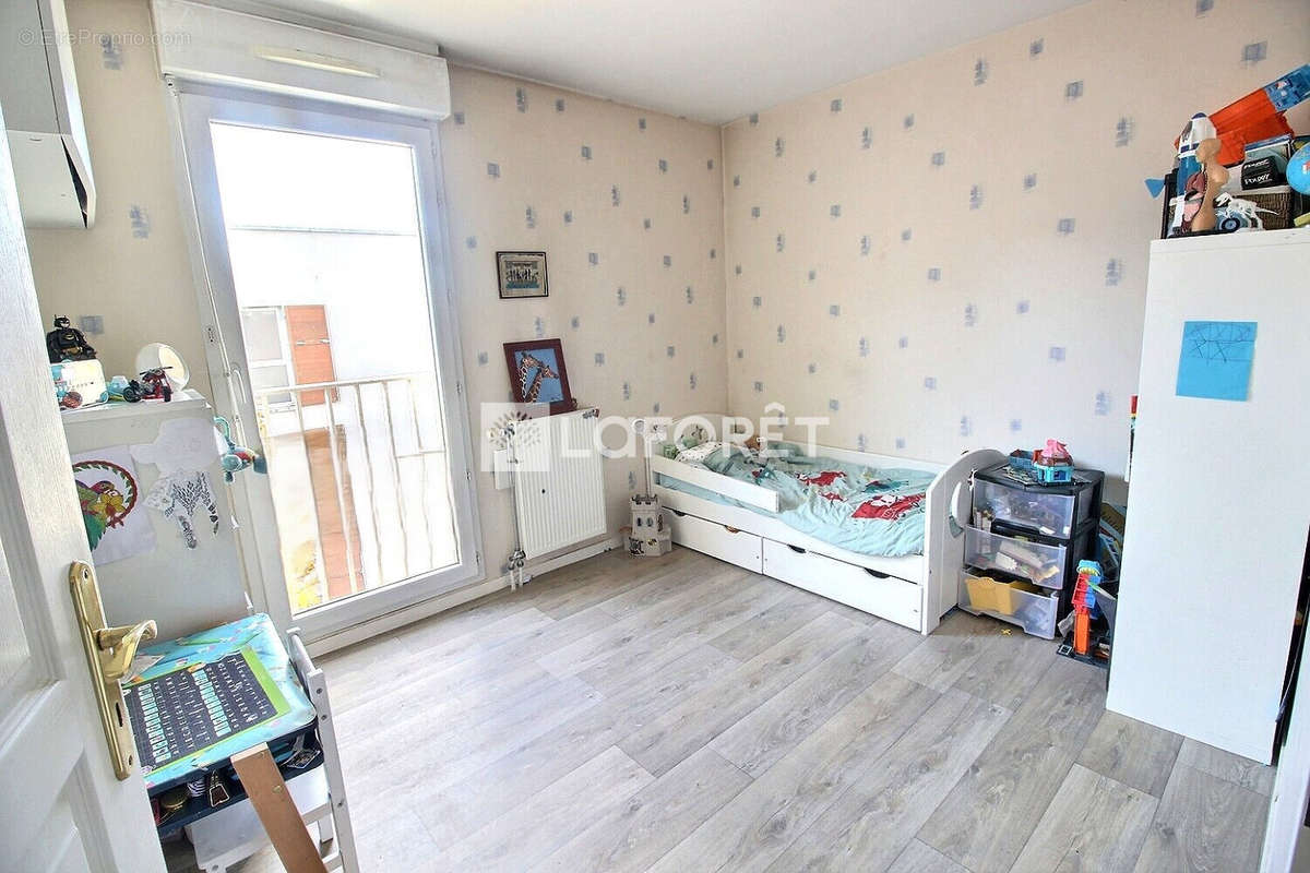 Appartement à GENNEVILLIERS