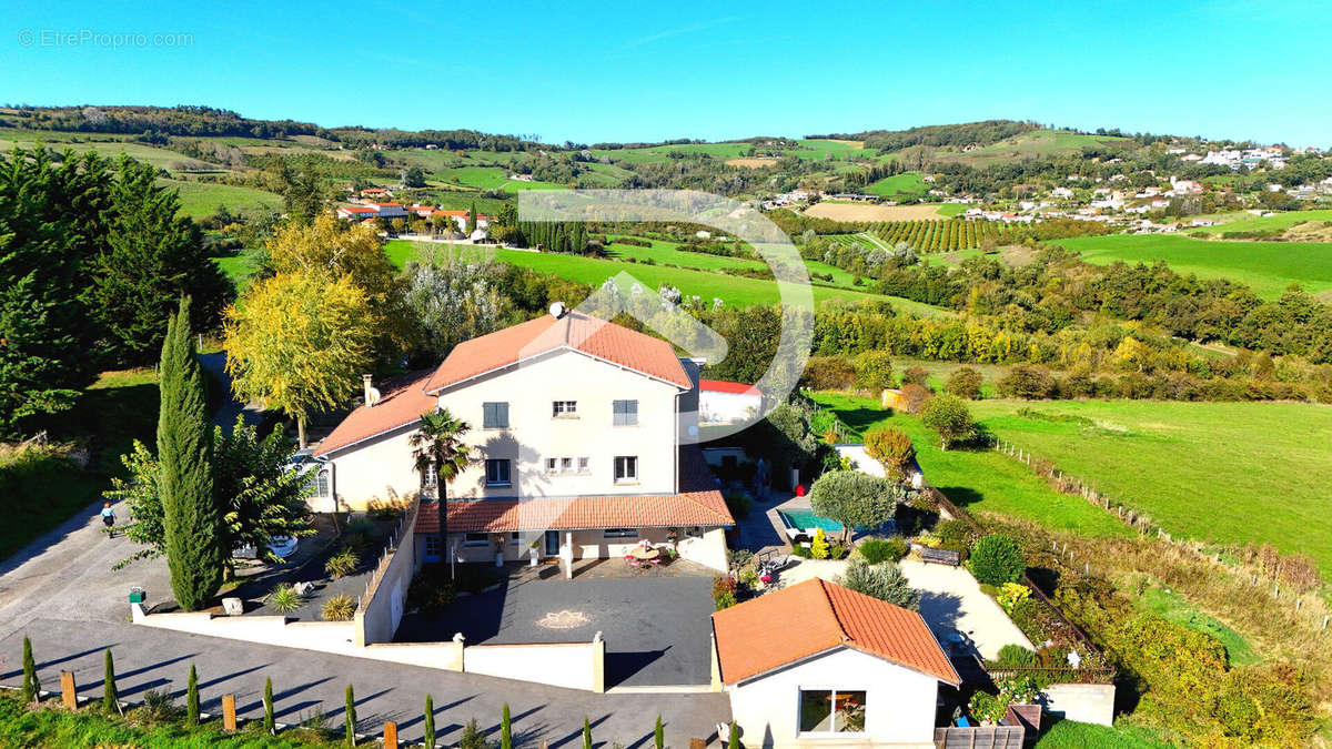 Maison à GEYSSANS