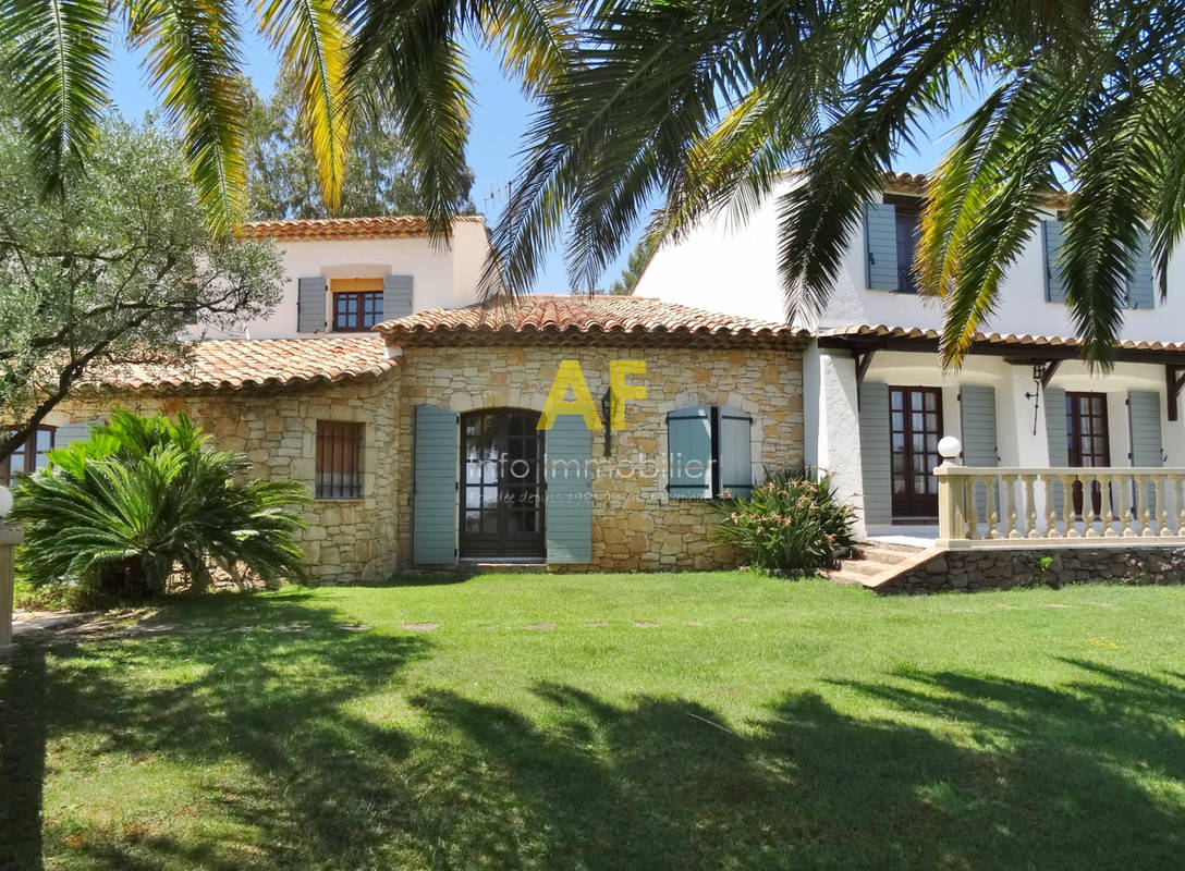 Maison à PUGET-SUR-ARGENS