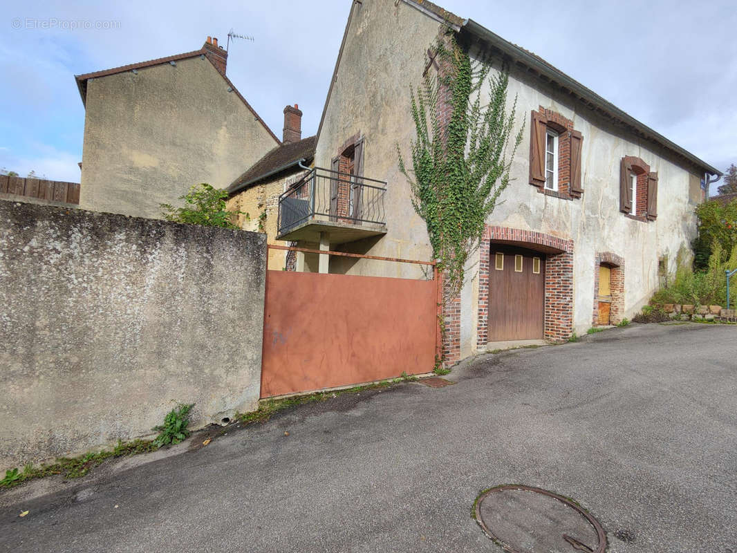 Maison à LONGNY-AU-PERCHE