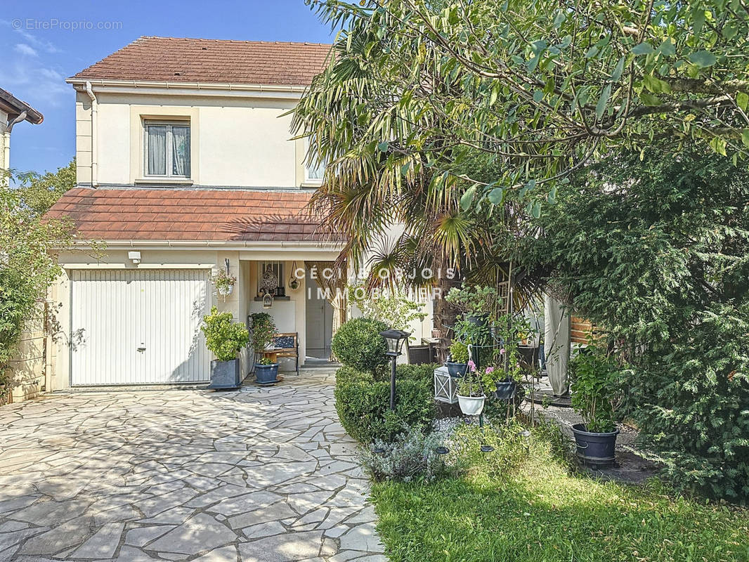 Maison à CHAMPIGNY-SUR-MARNE