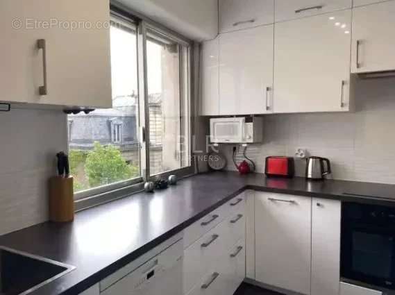 Appartement à NEUILLY-SUR-SEINE