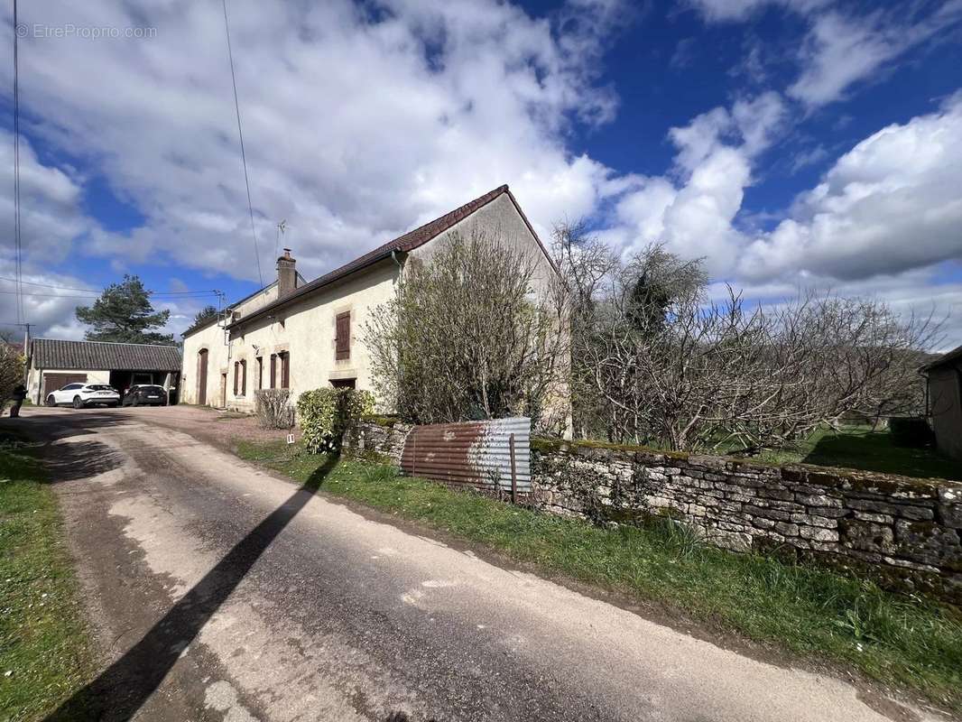 Maison à BONA