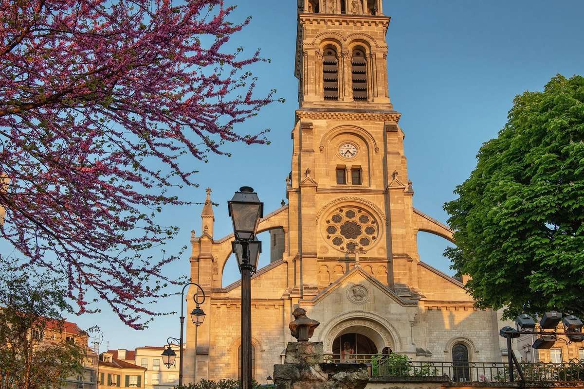 Commerce à SAINT-CLOUD