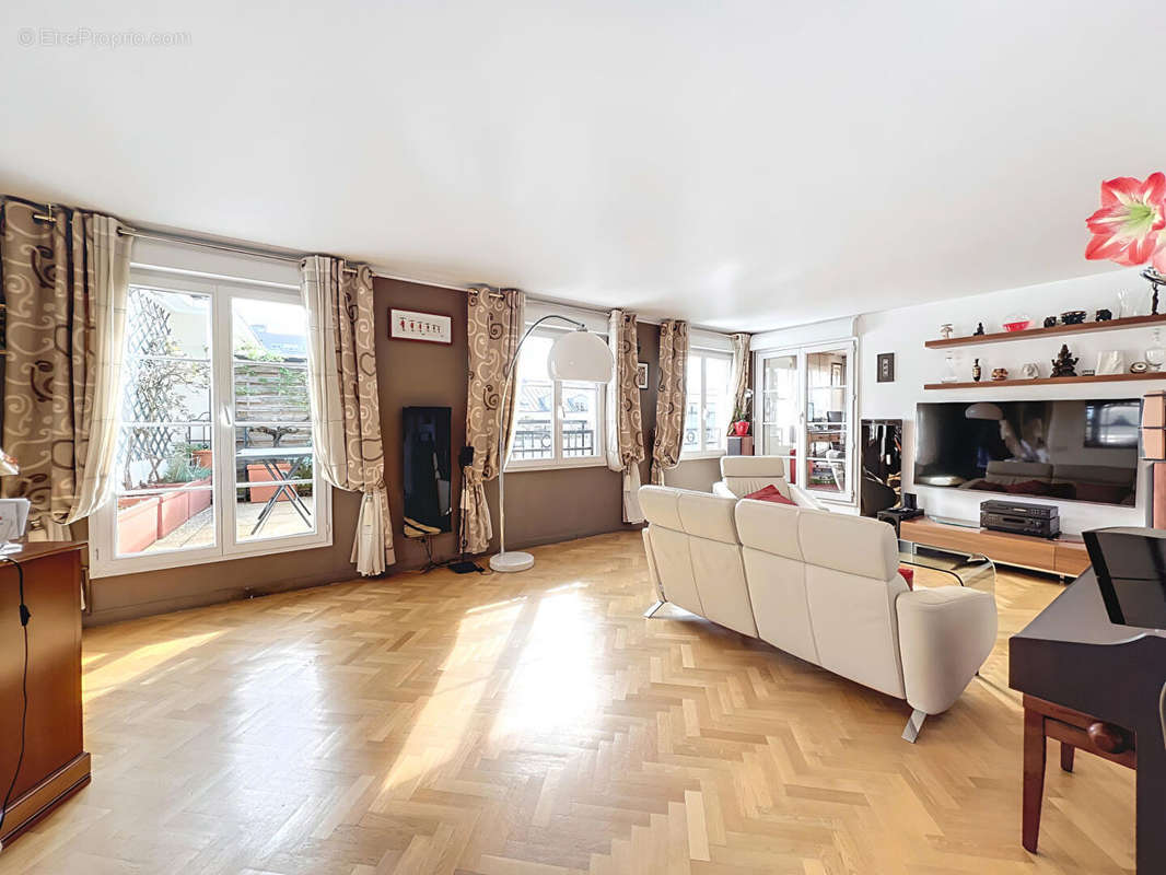 Appartement à SURESNES