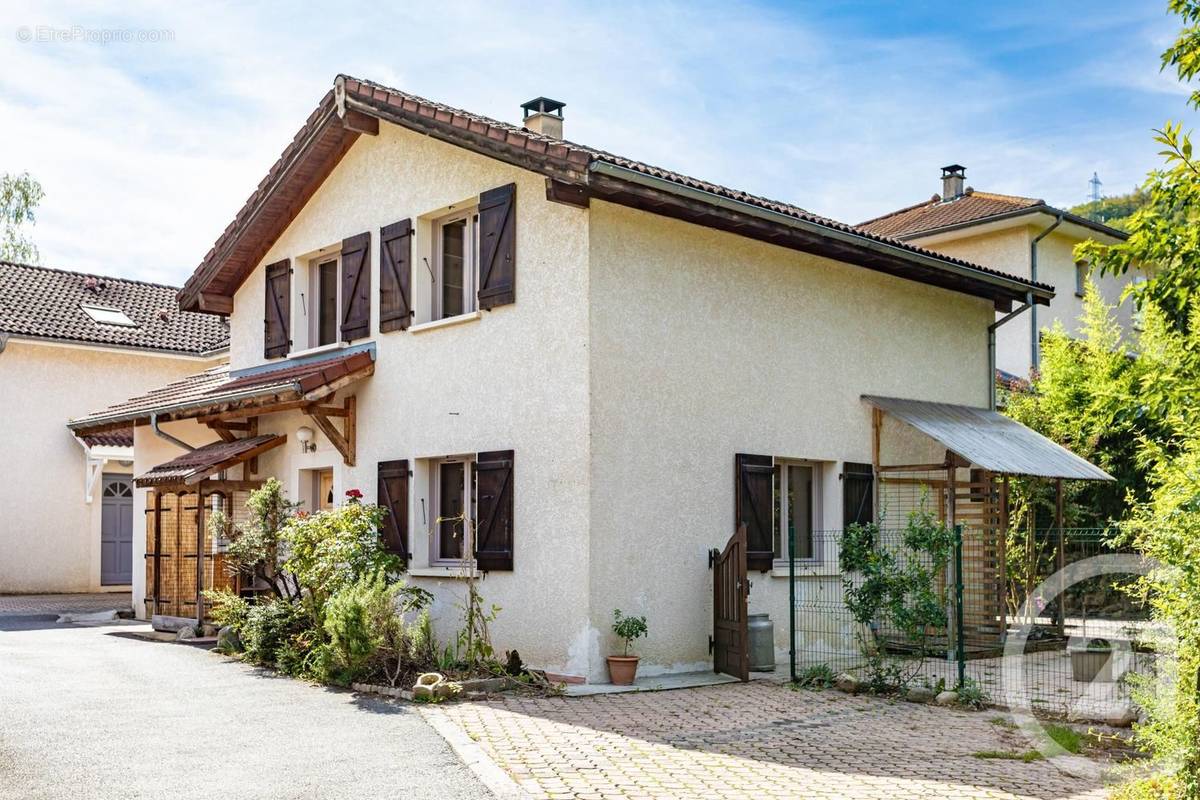 Maison à BRIE-ET-ANGONNES