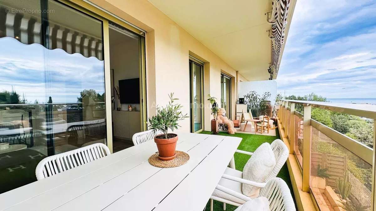 Appartement à VILLENEUVE-LOUBET