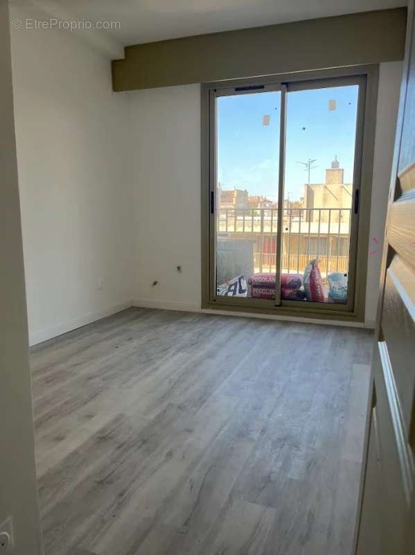 Appartement à MARSEILLE-1E