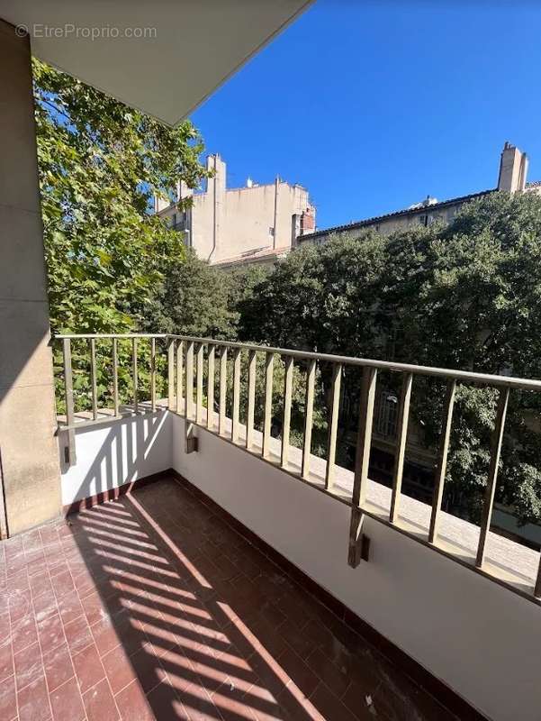 Appartement à MARSEILLE-1E