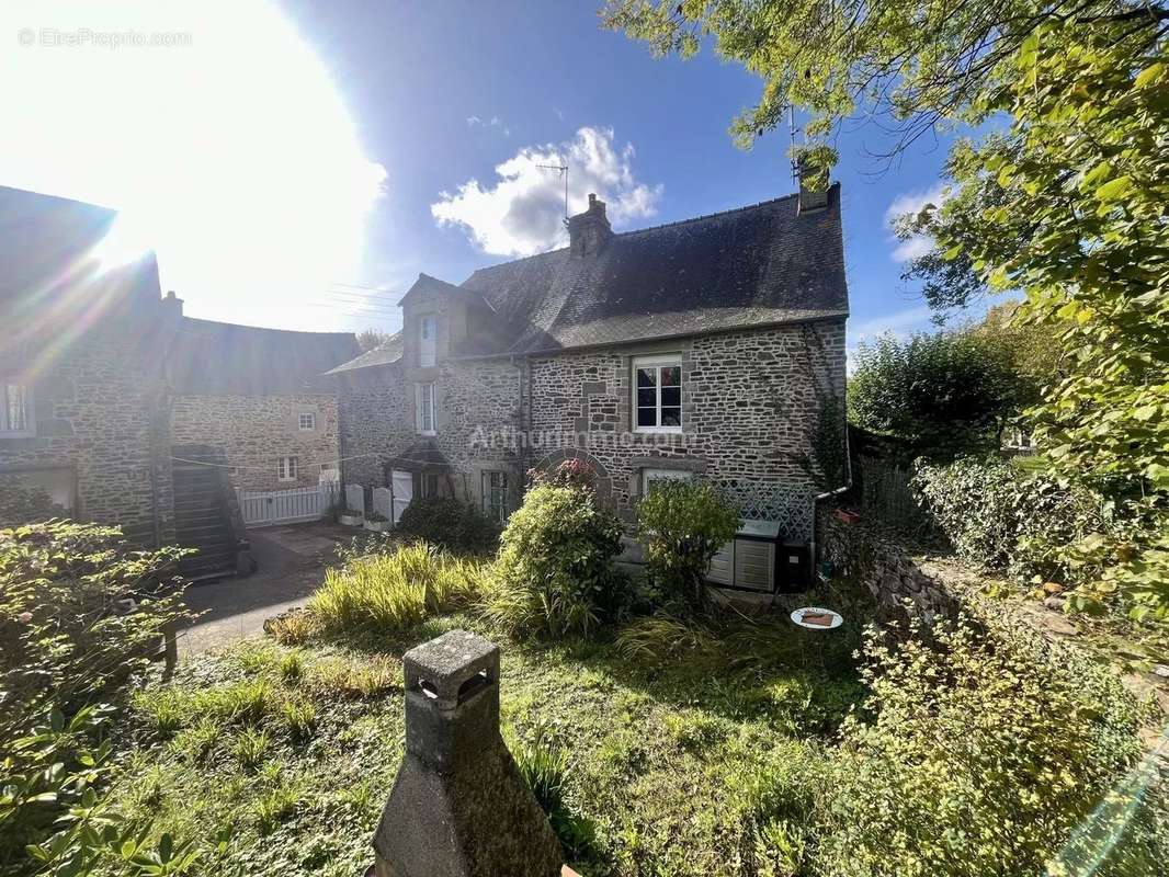 Maison à LANVALLAY