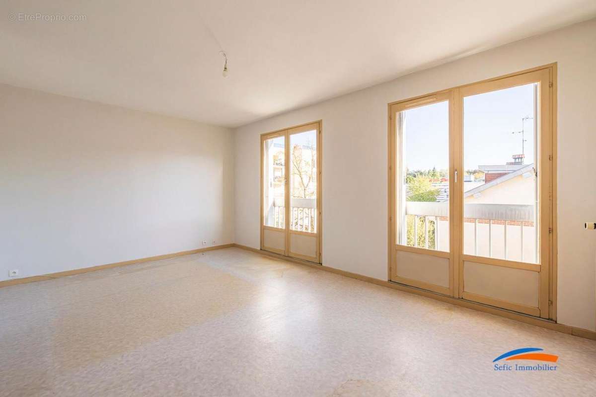   - Appartement à REIMS