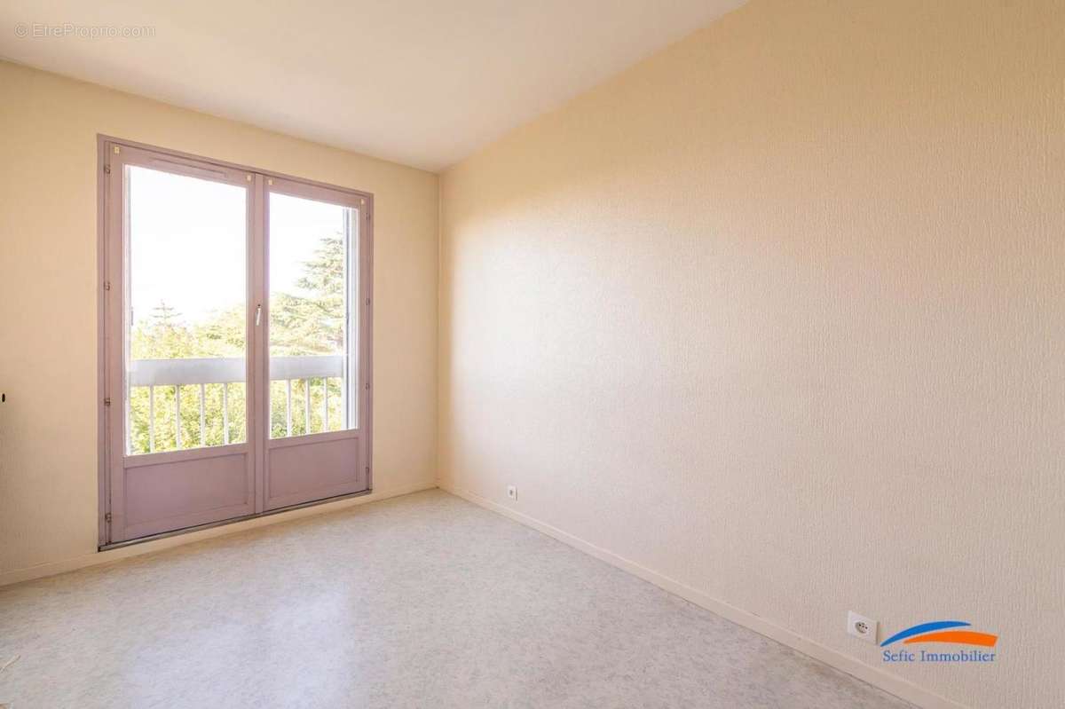   - Appartement à REIMS