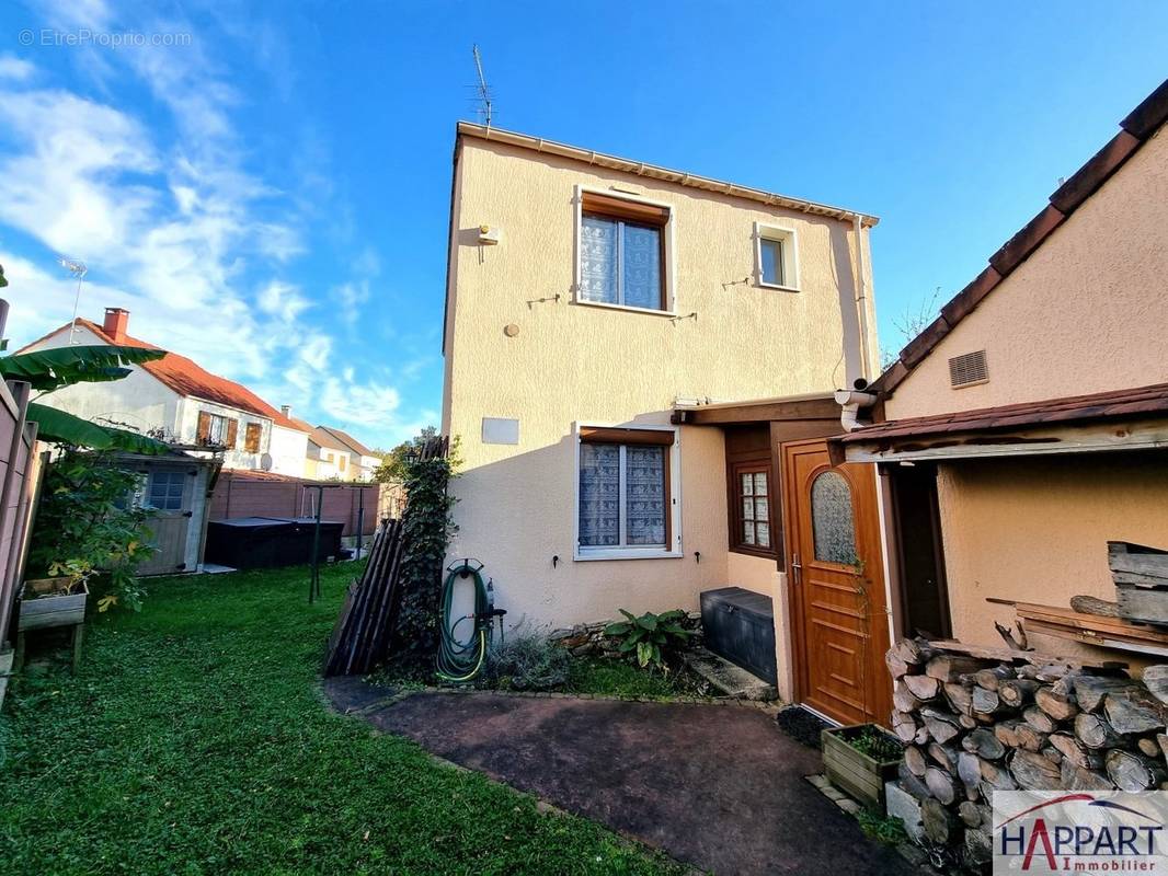 Maison à VERT-SAINT-DENIS