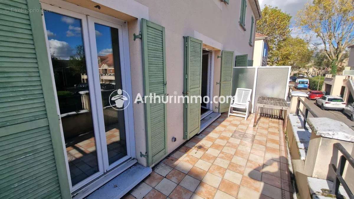 Appartement à SAVIGNY-LE-TEMPLE