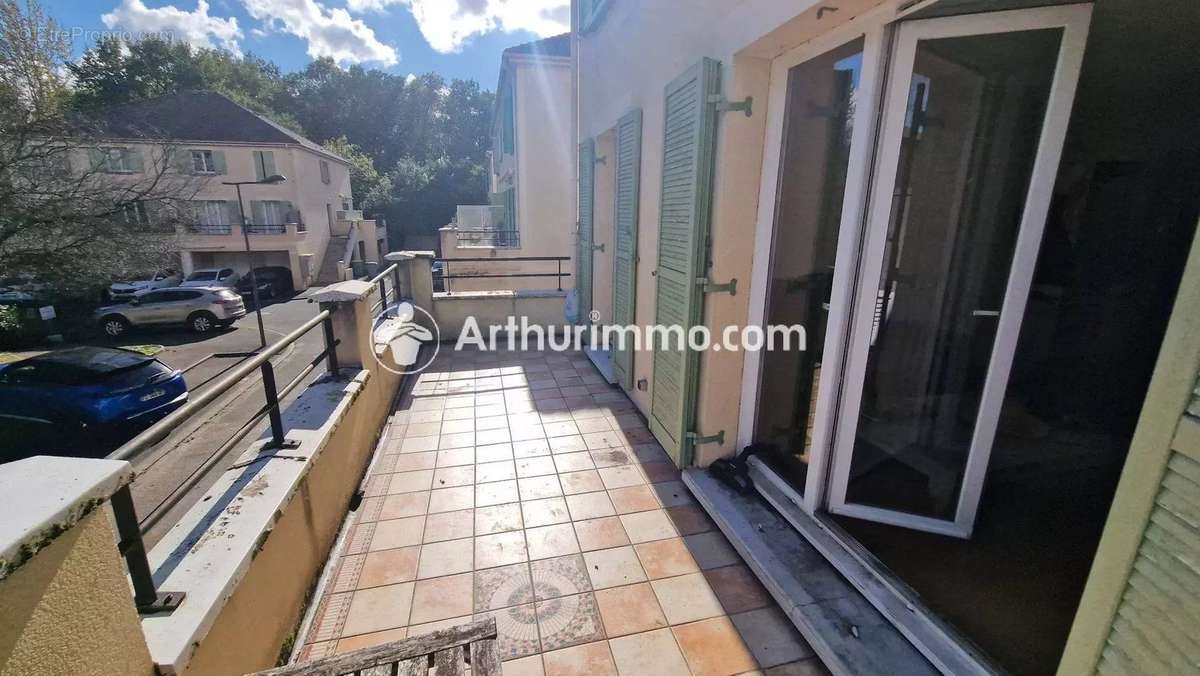 Appartement à SAVIGNY-LE-TEMPLE