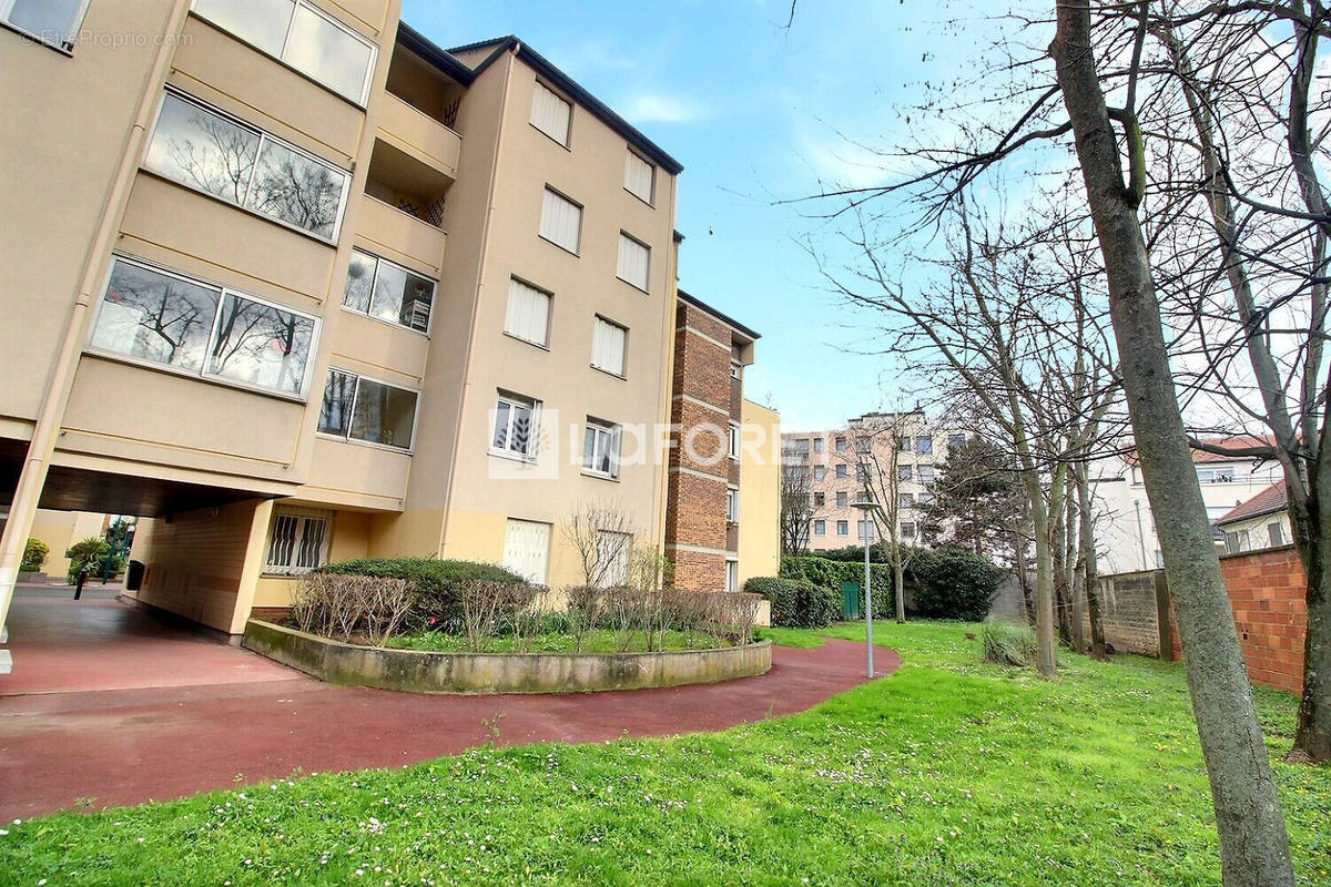 Appartement à GENNEVILLIERS