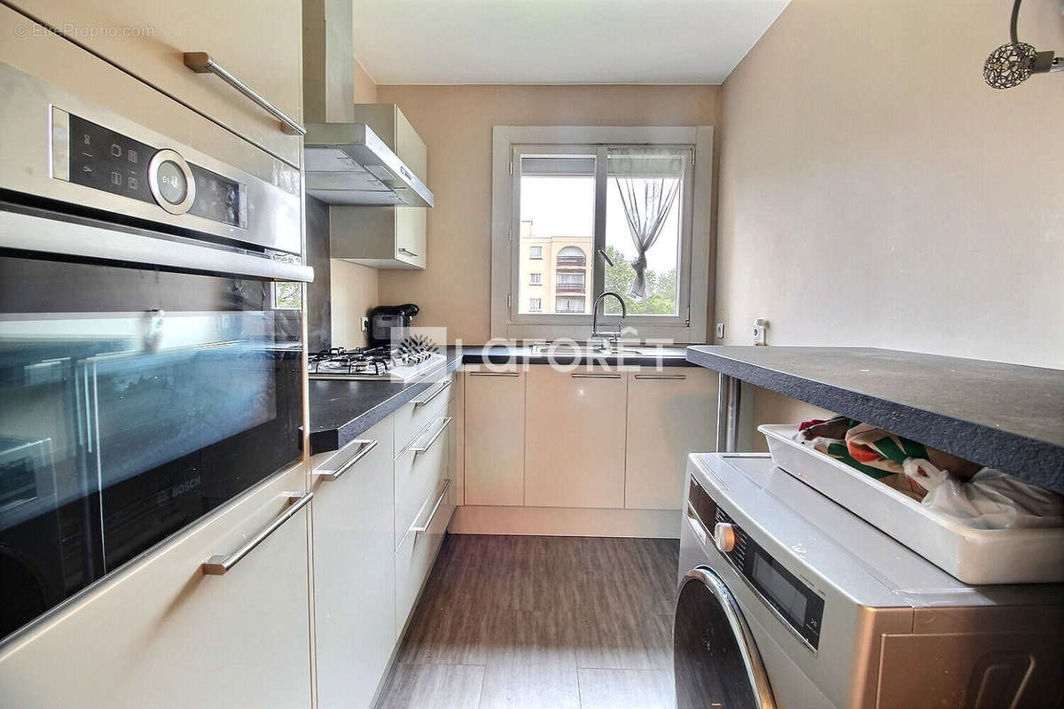 Appartement à GENNEVILLIERS