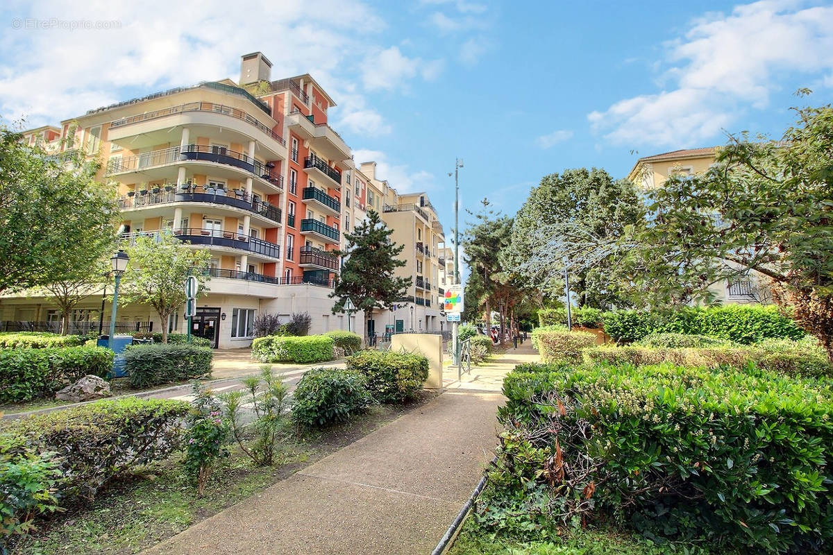 Appartement à VILLENEUVE-LA-GARENNE