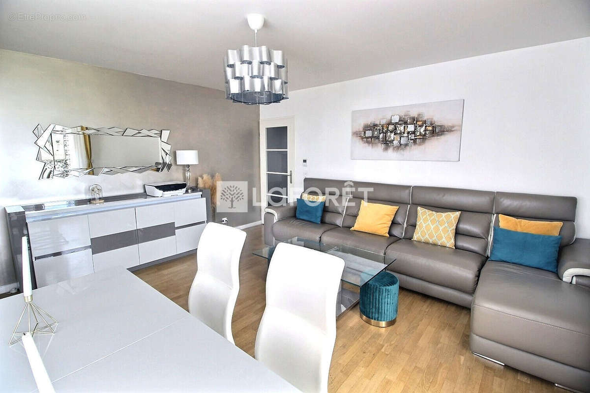 Appartement à GENNEVILLIERS