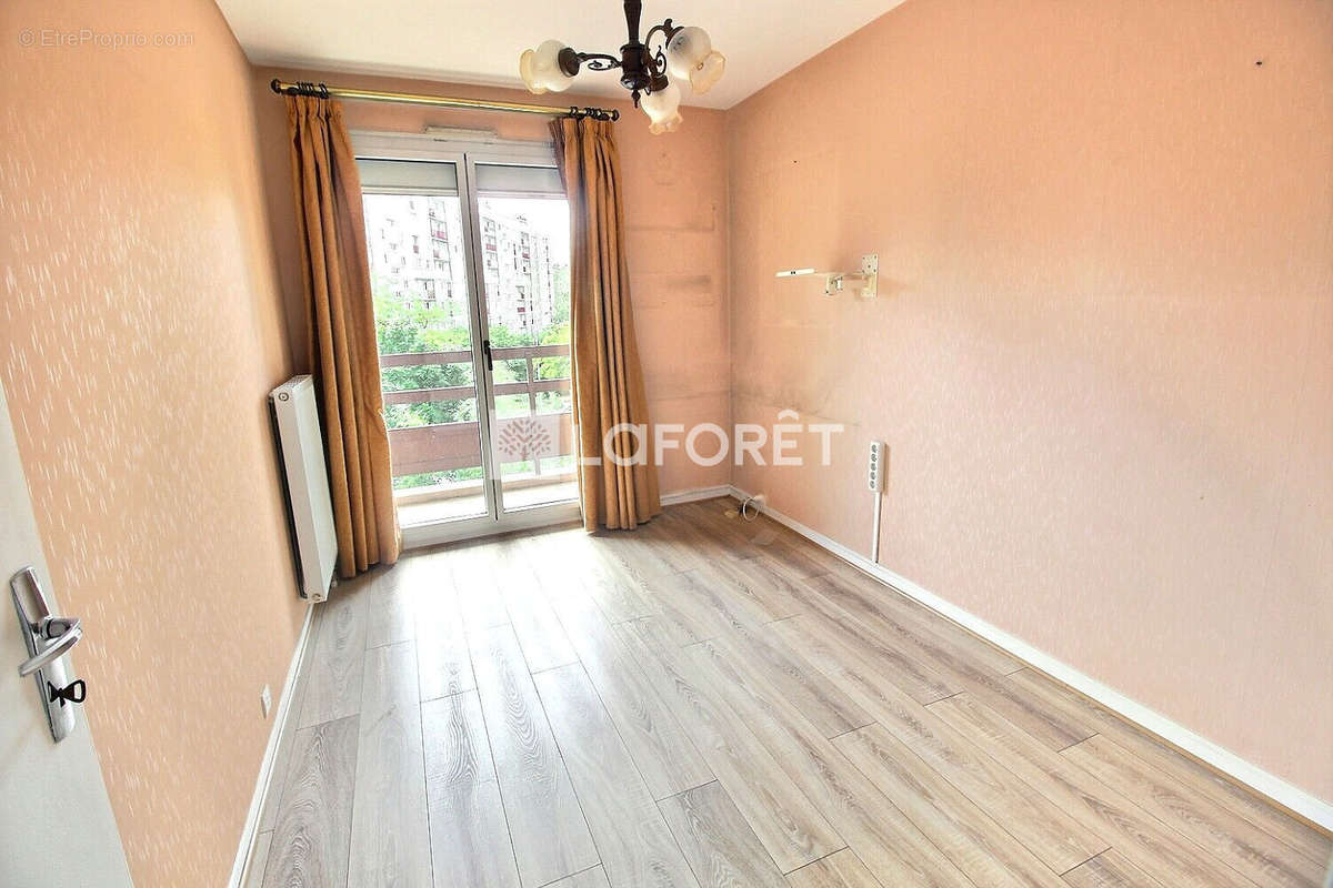 Appartement à GENNEVILLIERS