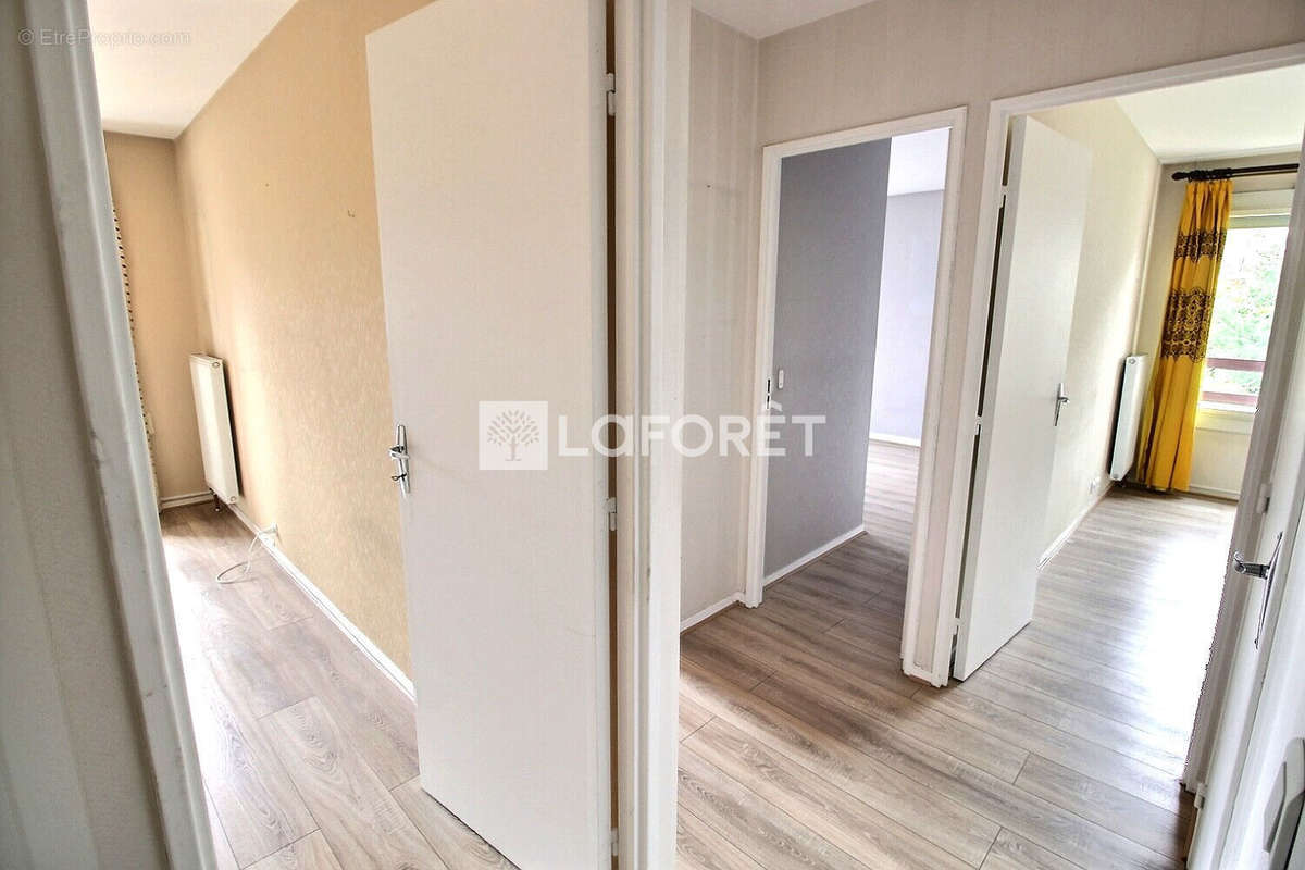 Appartement à GENNEVILLIERS