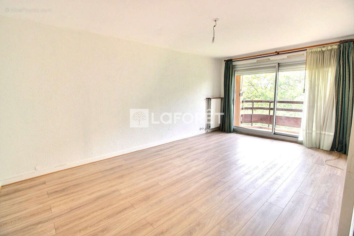 Appartement à GENNEVILLIERS