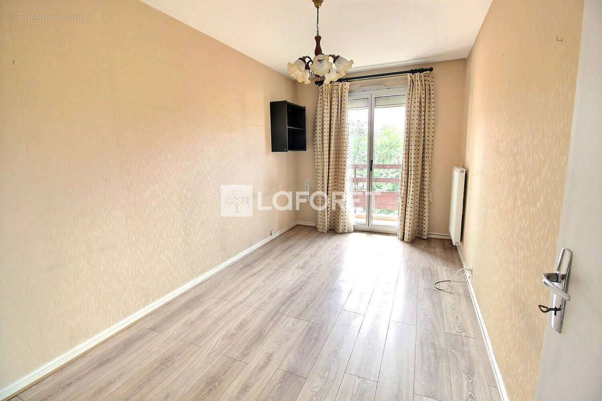 Appartement à GENNEVILLIERS